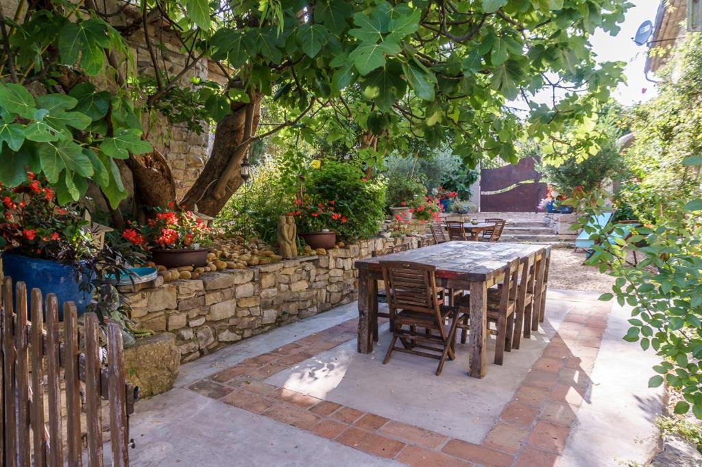 Bed and Breakfast Mas Des Carnassoles Exterior foto